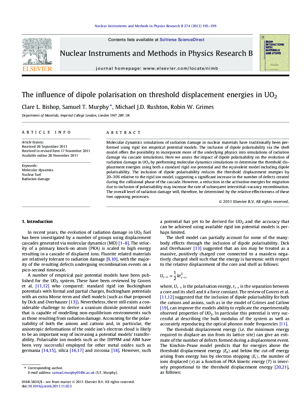 The influence of dipole polarisation on threshold displacement energies in UO2