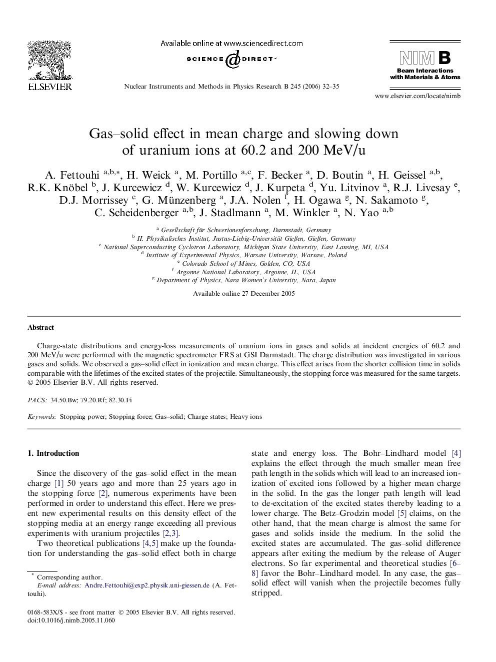 Gas–solid effect in mean charge and slowing down of uranium ions at 60.2 and 200 MeV/u