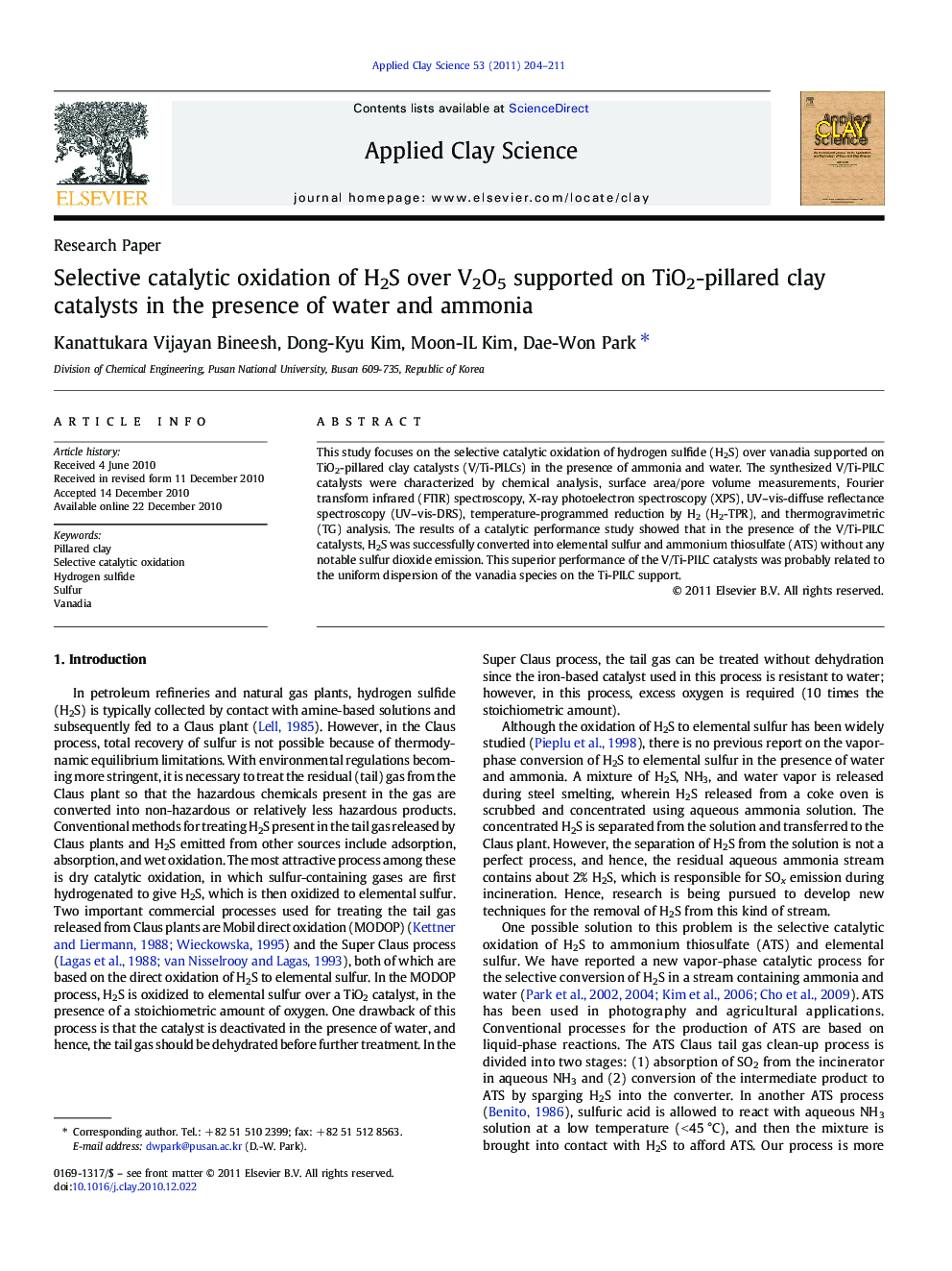 Selective catalytic oxidation of H2S over V2O5 supported on TiO2-pillared clay catalysts in the presence of water and ammonia