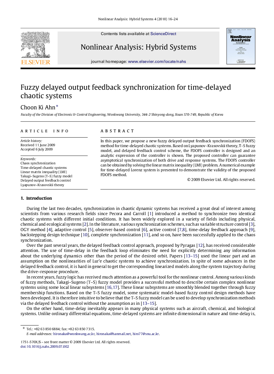 Fuzzy delayed output feedback synchronization for time-delayed chaotic systems