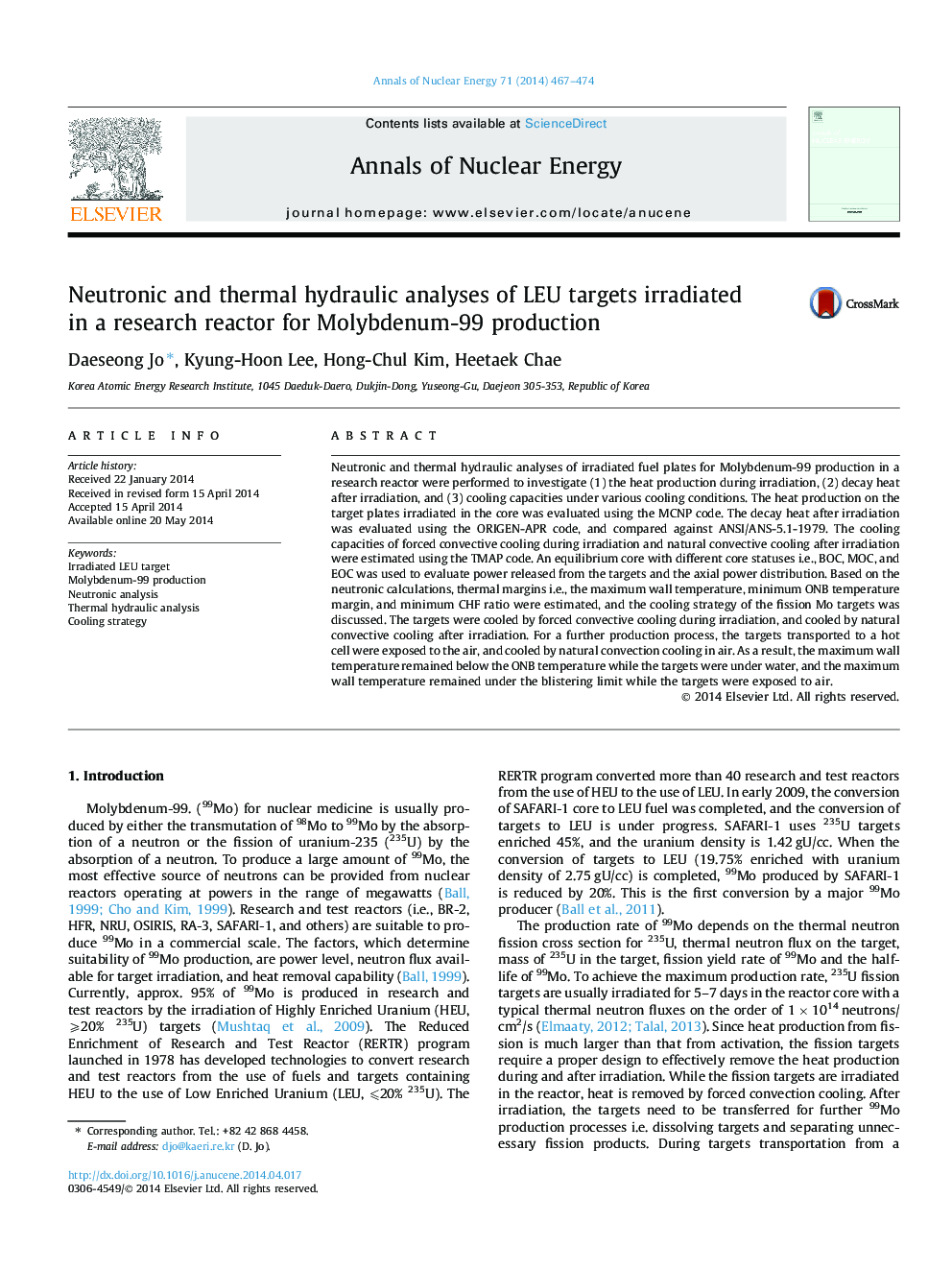 Neutronic and thermal hydraulic analyses of LEU targets irradiated in a research reactor for Molybdenum-99 production
