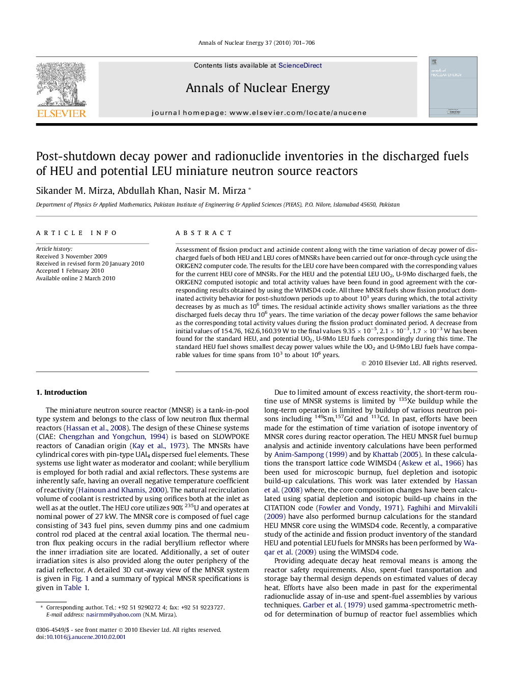 Post-shutdown decay power and radionuclide inventories in the discharged fuels of HEU and potential LEU miniature neutron source reactors