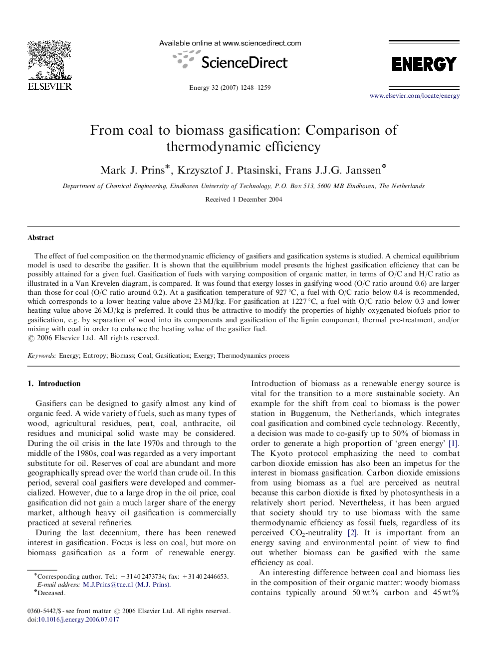 From coal to biomass gasification: Comparison of thermodynamic efficiency