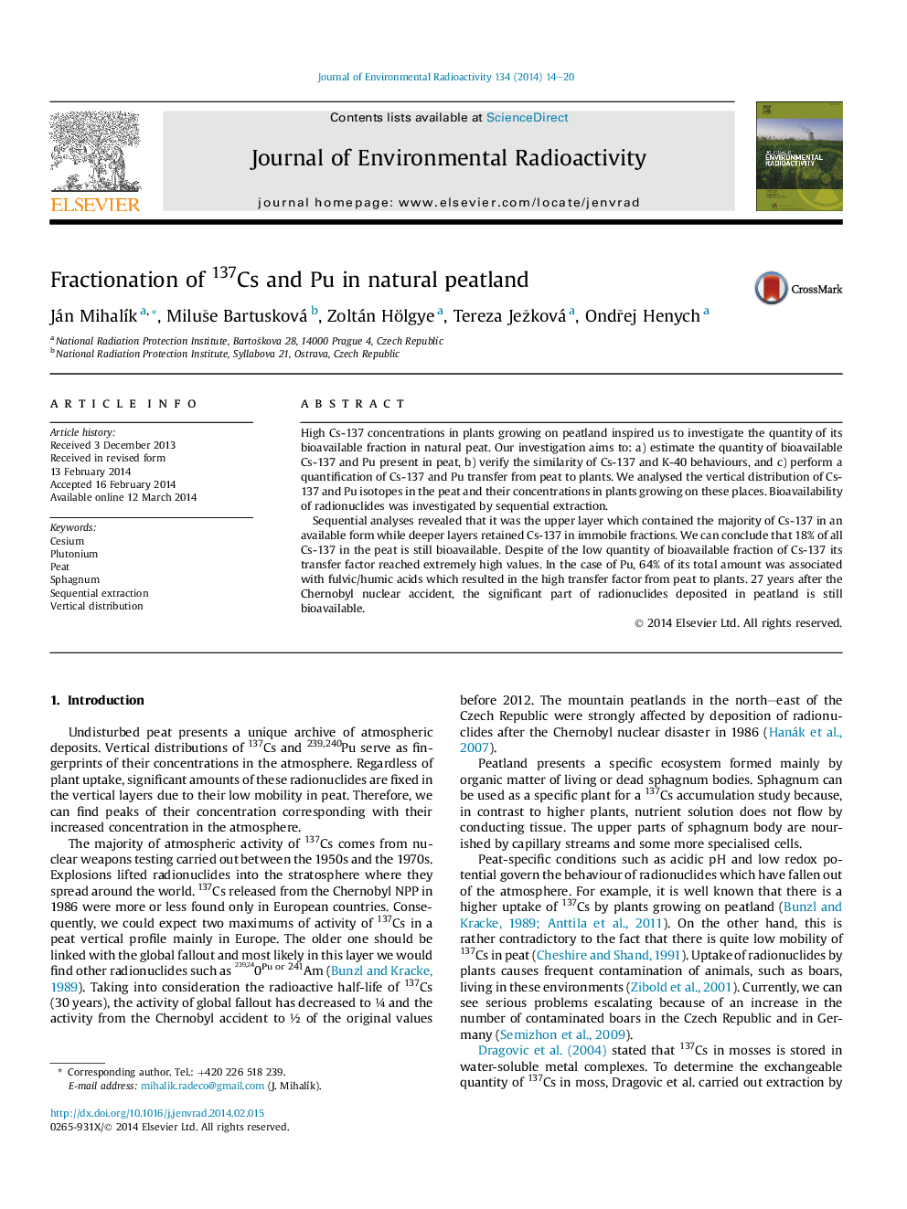 Fractionation of 137Cs and Pu in natural peatland