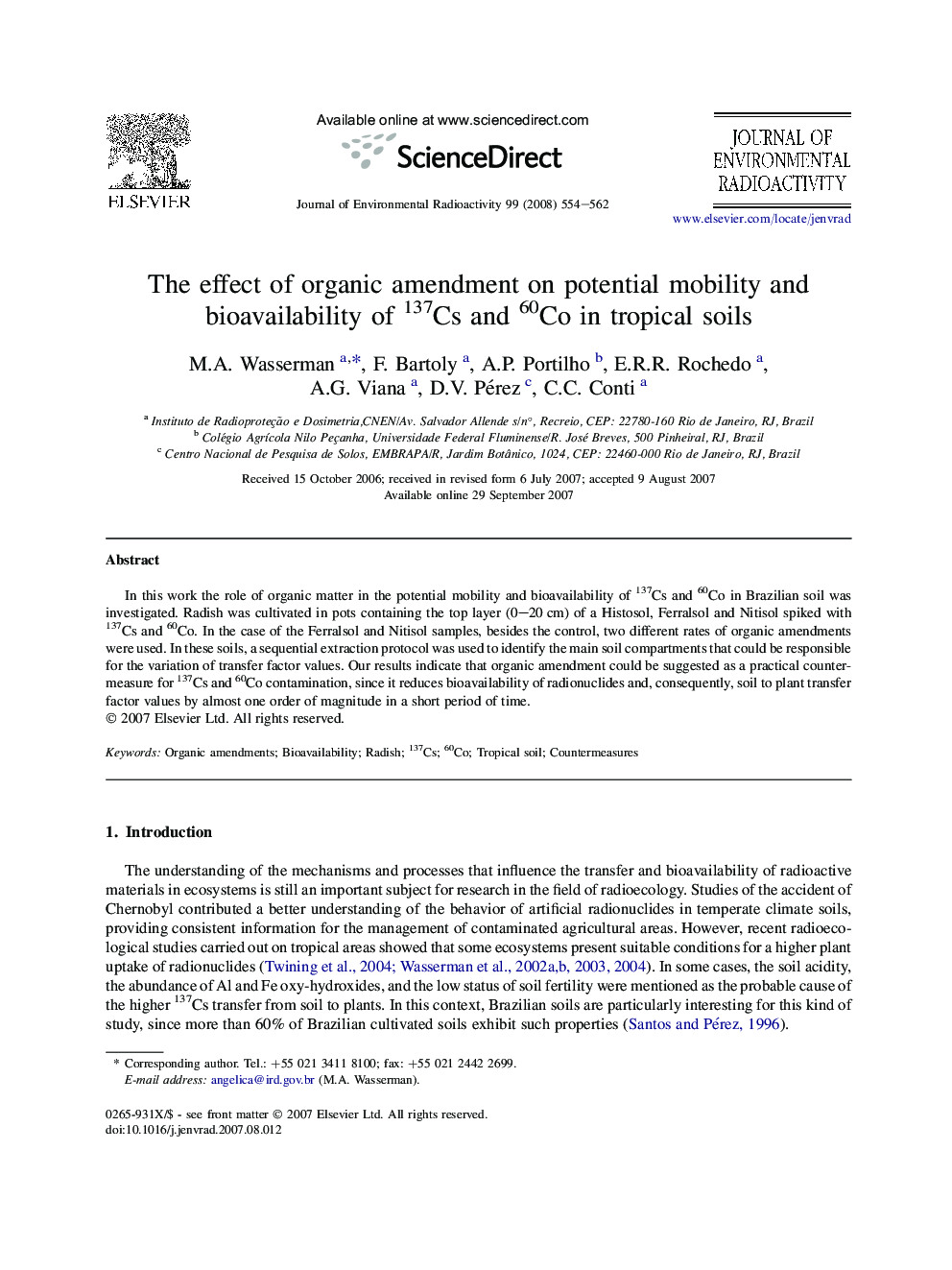 The effect of organic amendment on potential mobility and bioavailability of 137Cs and 60Co in tropical soils