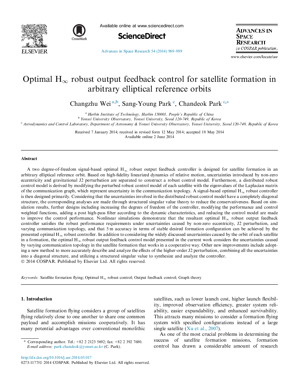 Optimal H∞ robust output feedback control for satellite formation in arbitrary elliptical reference orbits