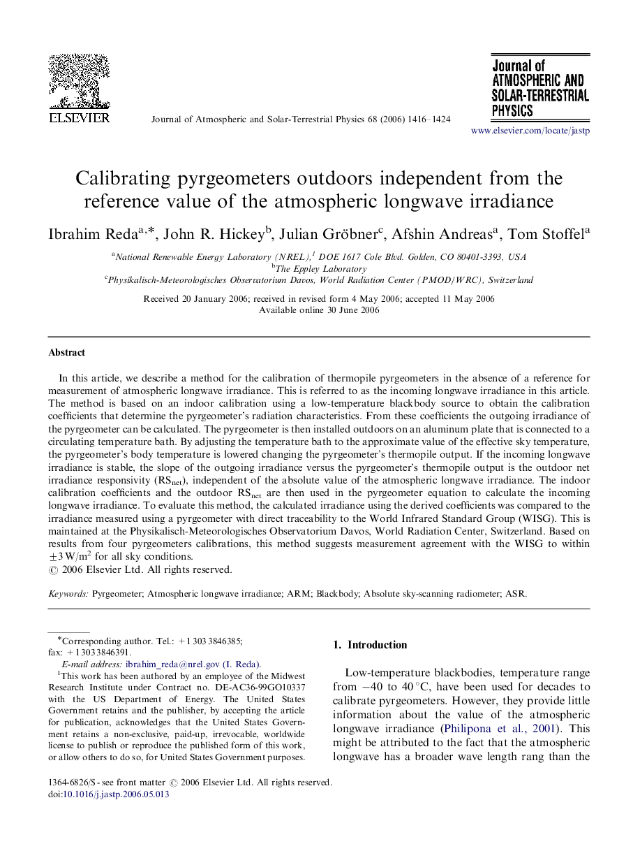 Calibrating pyrgeometers outdoors independent from the reference value of the atmospheric longwave irradiance