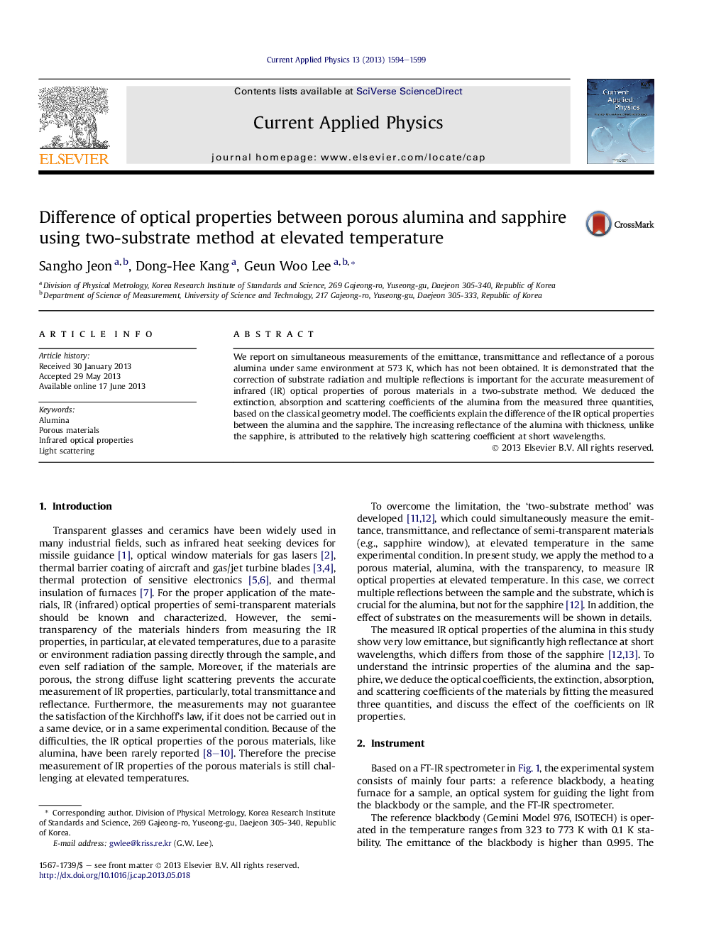 Difference of optical properties between porous alumina and sapphire using two-substrate method at elevated temperature