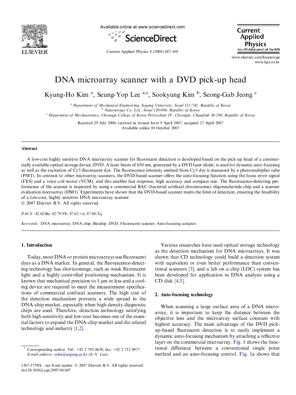 DNA microarray scanner with a DVD pick-up head