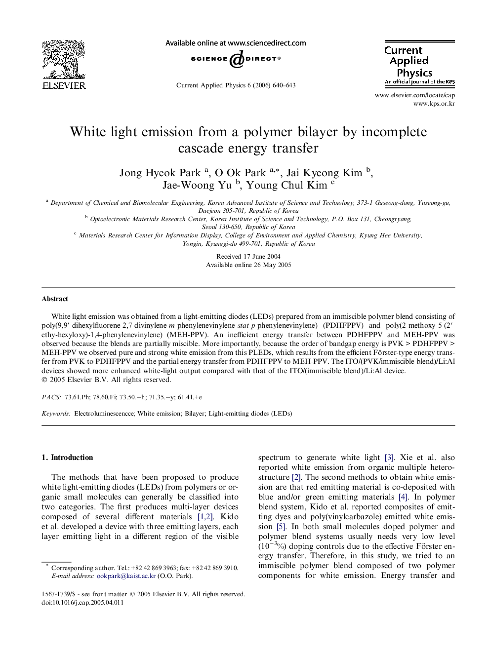 White light emission from a polymer bilayer by incomplete cascade energy transfer