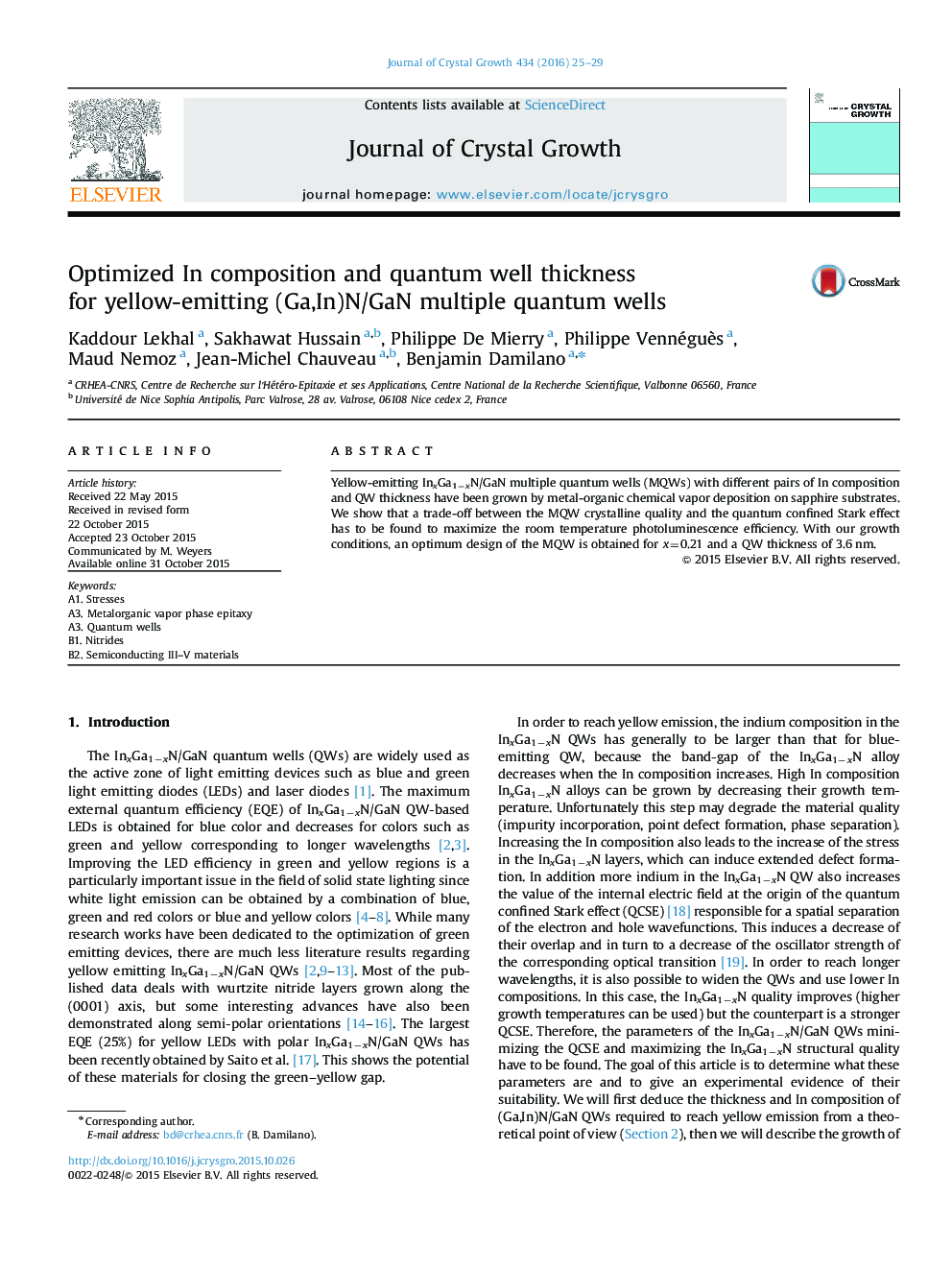 Optimized In composition and quantum well thickness for yellow-emitting (Ga,In)N/GaN multiple quantum wells