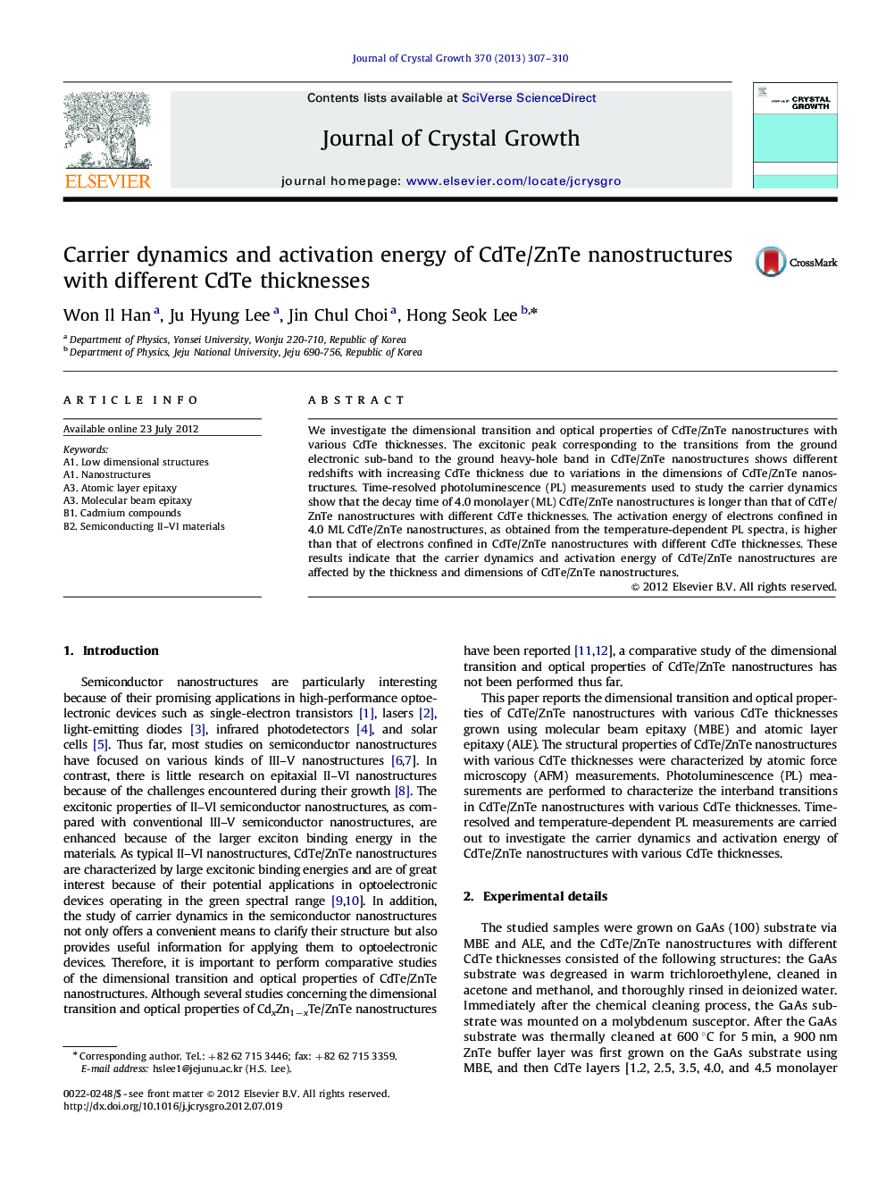 Carrier dynamics and activation energy of CdTe/ZnTe nanostructures with different CdTe thicknesses