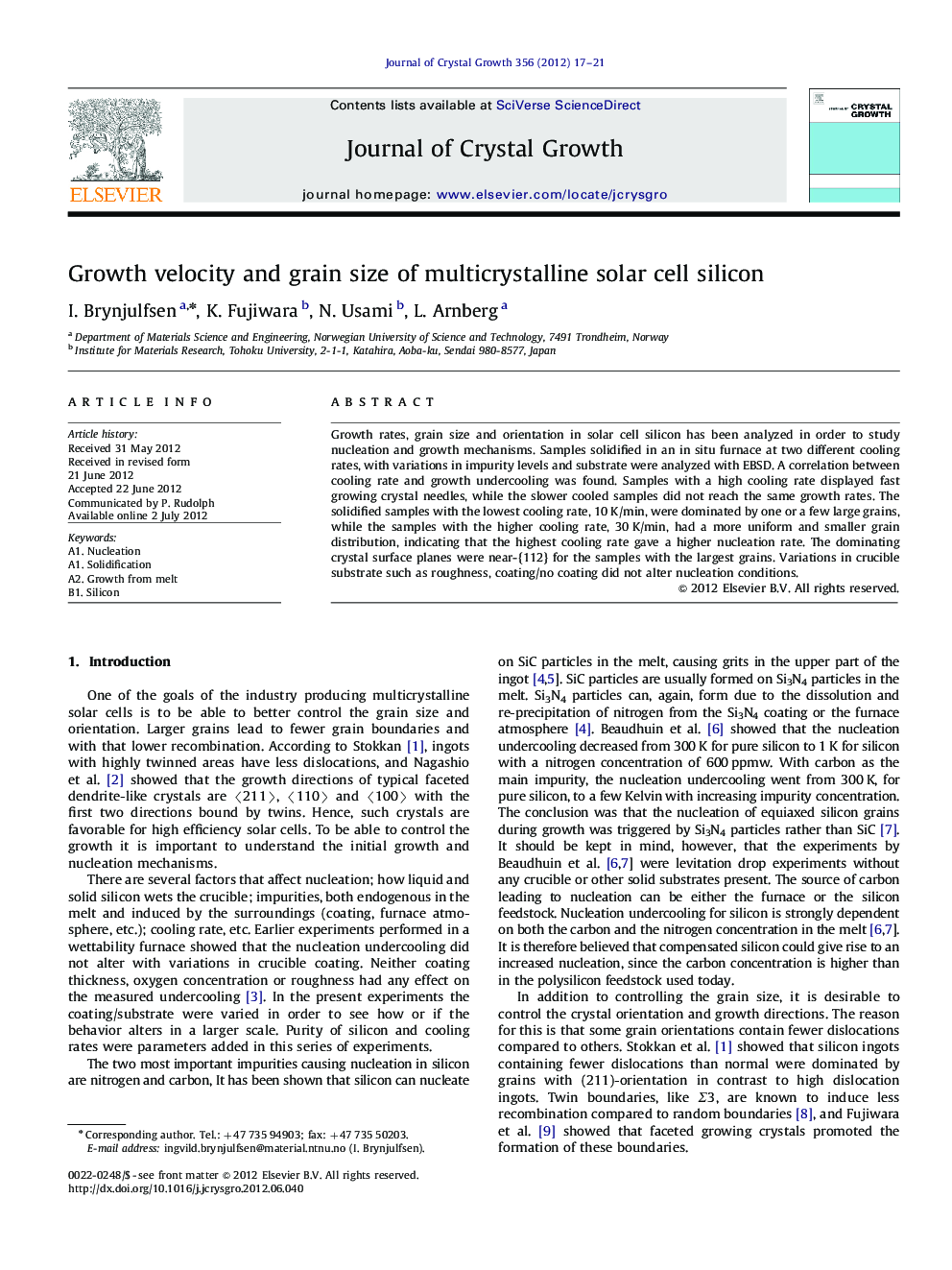 Growth velocity and grain size of multicrystalline solar cell silicon