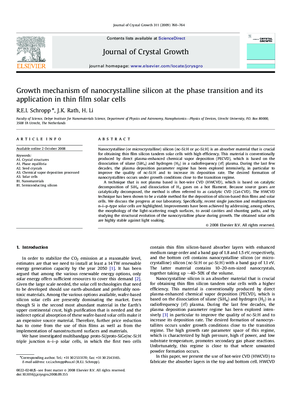 Growth mechanism of nanocrystalline silicon at the phase transition and its application in thin film solar cells