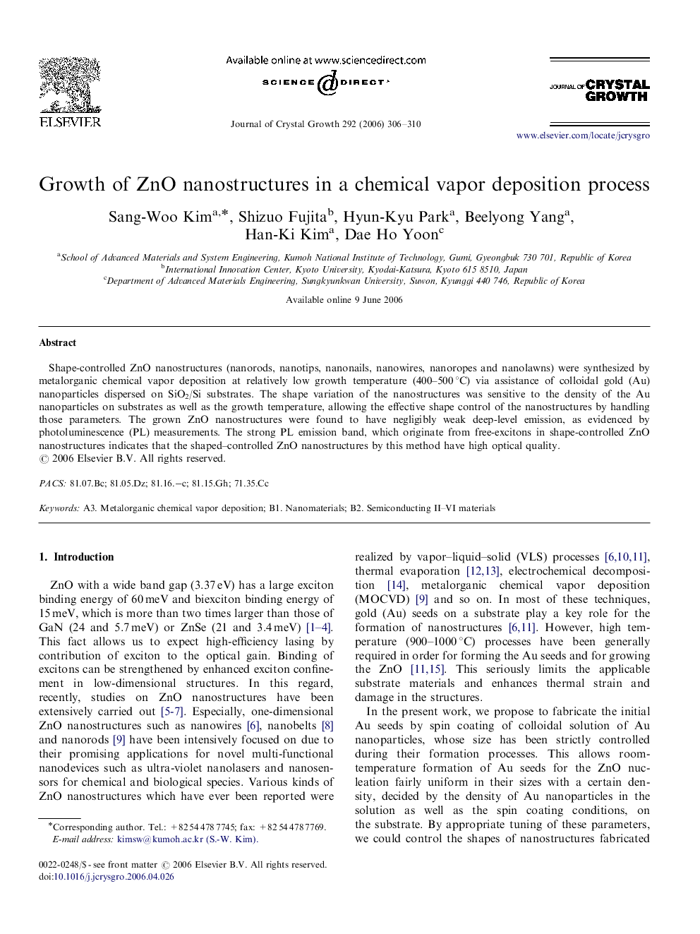 Growth of ZnO nanostructures in a chemical vapor deposition process