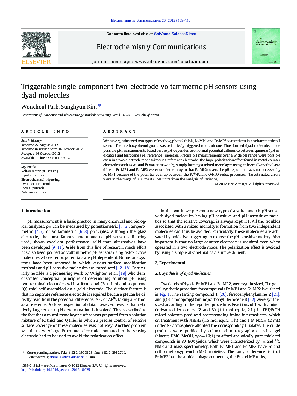 Triggerable single-component two-electrode voltammetric pH sensors using dyad molecules