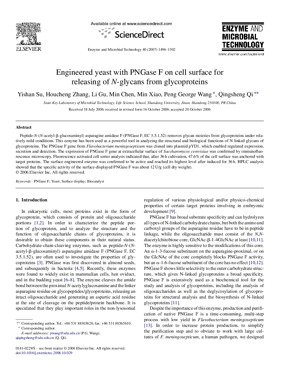 Engineered yeast with PNGase F on cell surface for releasing of N-glycans from glycoproteins