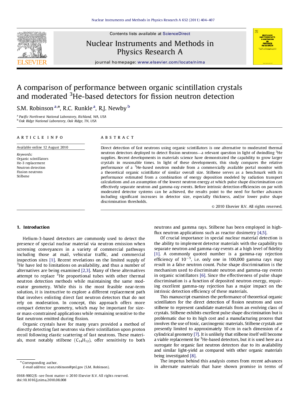 A comparison of performance between organic scintillation crystals and moderated 3He-based detectors for fission neutron detection