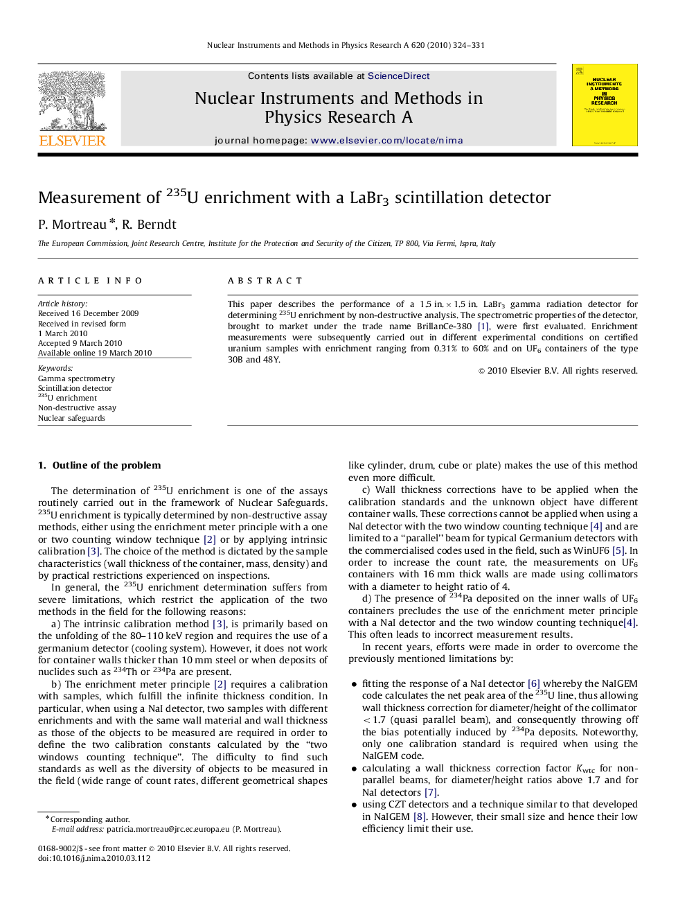 Measurement of 235U enrichment with a LaBr3 scintillation detector