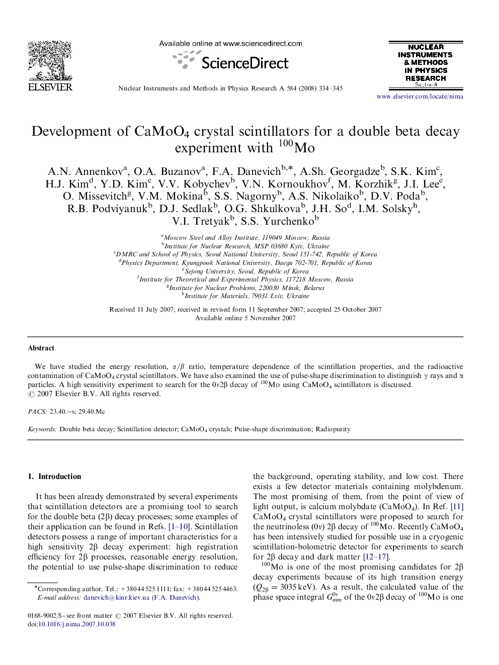 Development of CaMoO4 crystal scintillators for a double beta decay experiment with Mo100