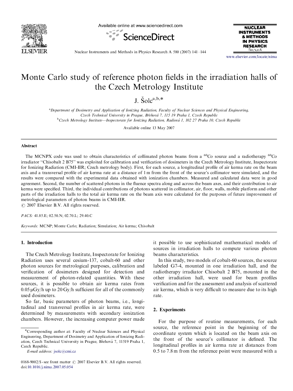 Monte Carlo study of reference photon fields in the irradiation halls of the Czech Metrology Institute