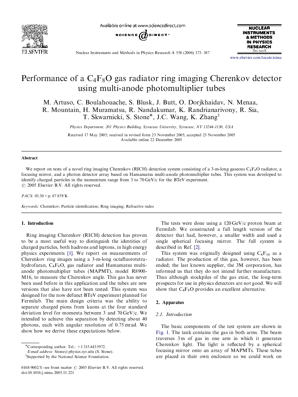 Performance of a C4F8OC4F8O gas radiator ring imaging Cherenkov detector using multi-anode photomultiplier tubes