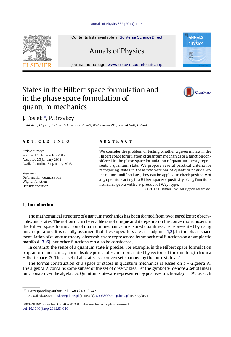 States in the Hilbert space formulation and in the phase space formulation of quantum mechanics