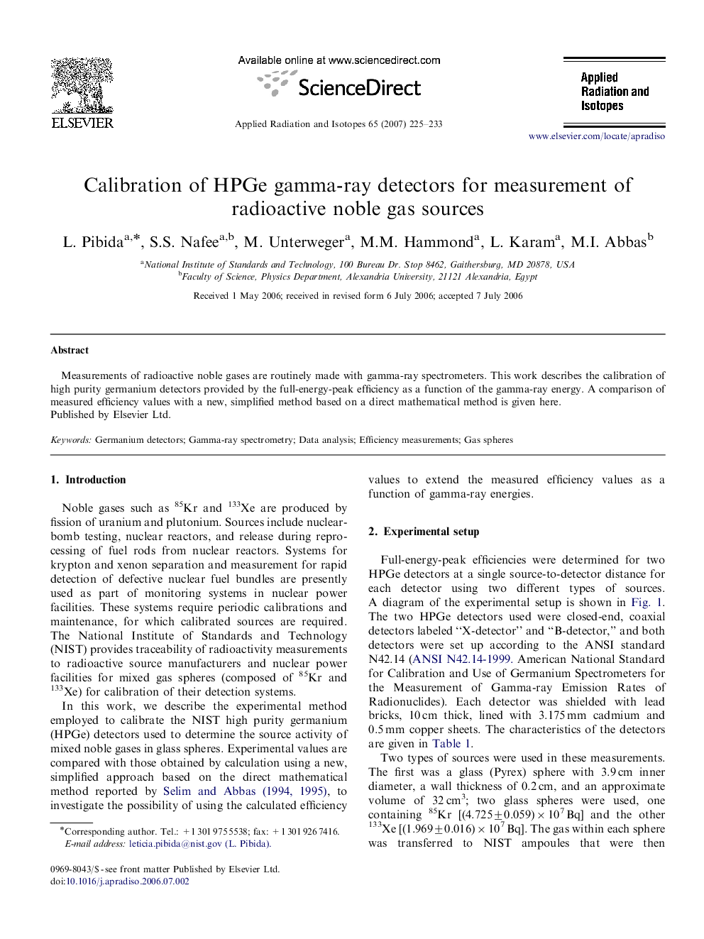 Calibration of HPGe gamma-ray detectors for measurement of radioactive noble gas sources