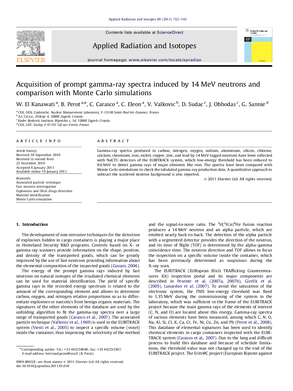 Acquisition of prompt gamma-ray spectra induced by 14 MeV neutrons and comparison with Monte Carlo simulations