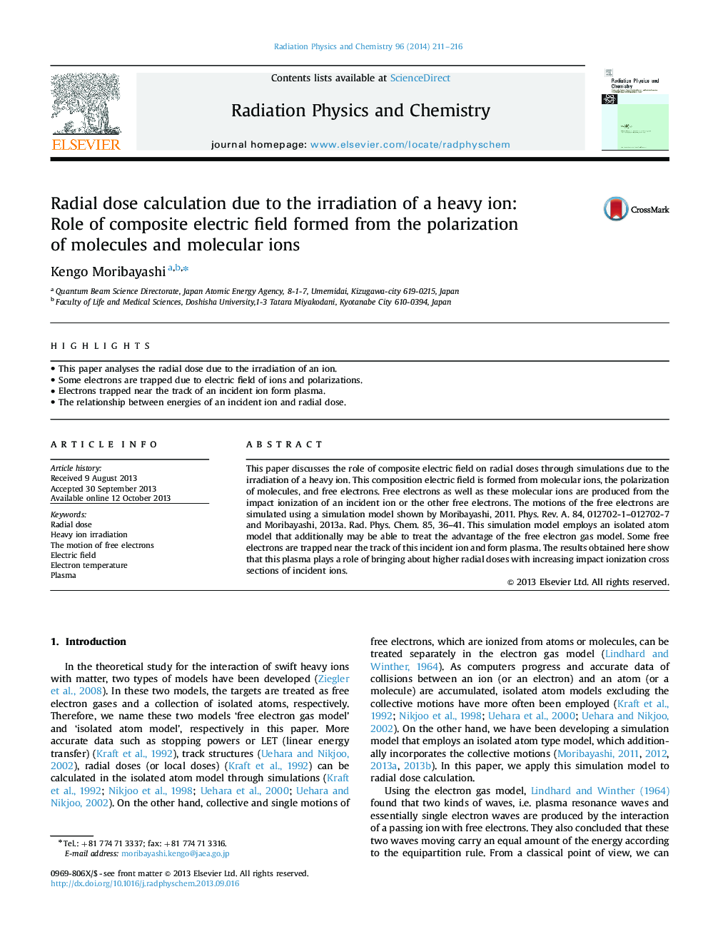 Radial dose calculation due to the irradiation of a heavy ion: Role of composite electric field formed from the polarization of molecules and molecular ions