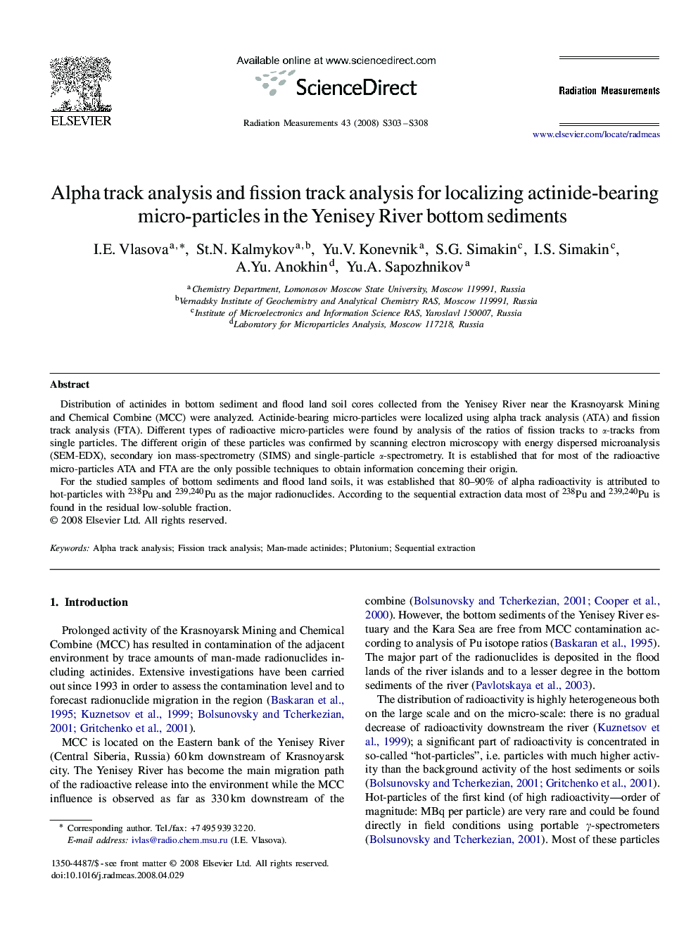 Alpha track analysis and fission track analysis for localizing actinide-bearing micro-particles in the Yenisey River bottom sediments