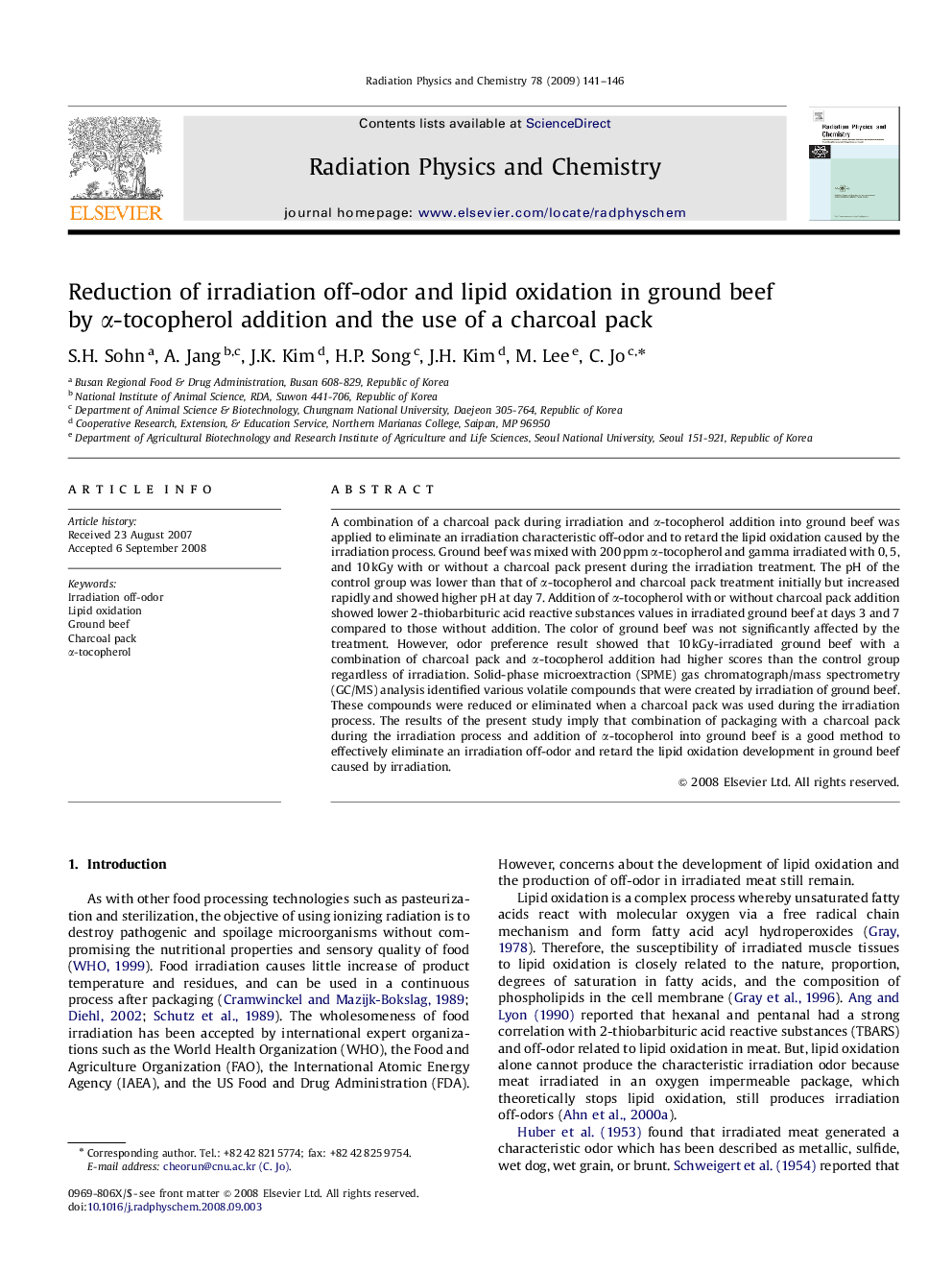 Reduction of irradiation off-odor and lipid oxidation in ground beef by α-tocopherol addition and the use of a charcoal pack