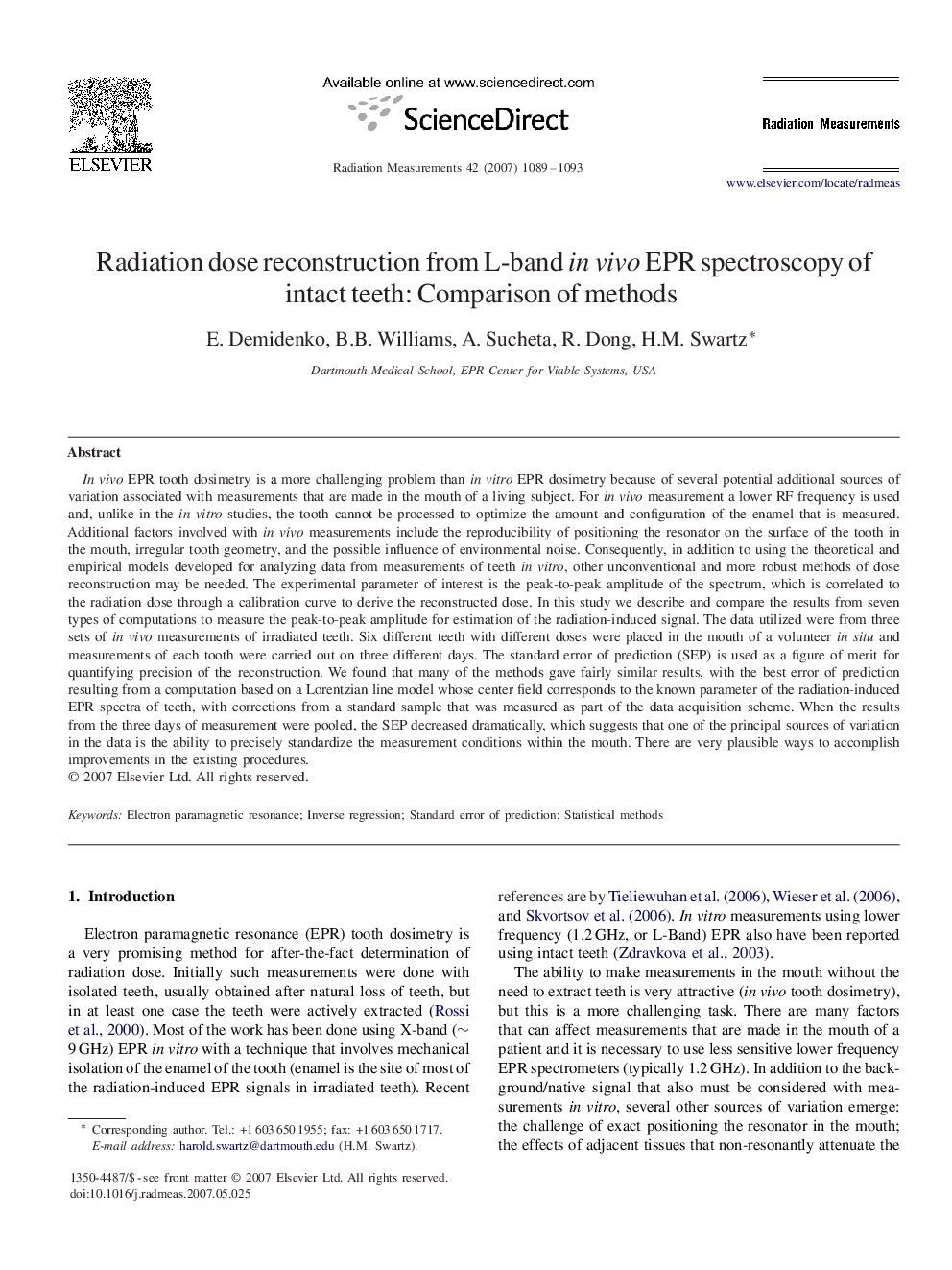 Radiation dose reconstruction from L-band in vivo EPR spectroscopy of intact teeth: Comparison of methods