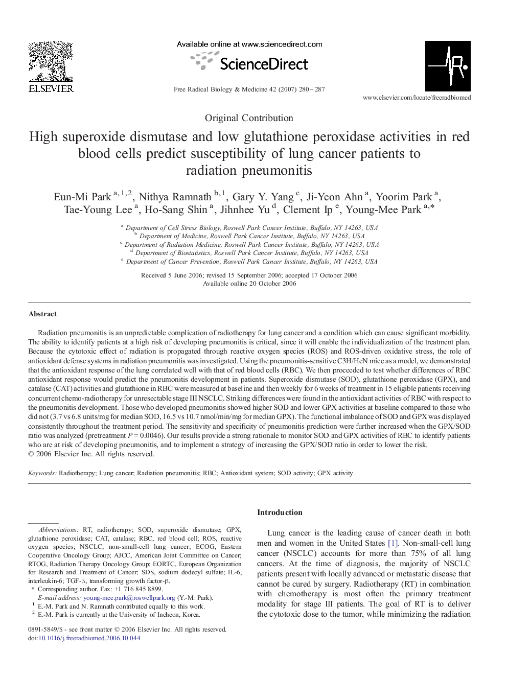 High superoxide dismutase and low glutathione peroxidase activities in red blood cells predict susceptibility of lung cancer patients to radiation pneumonitis