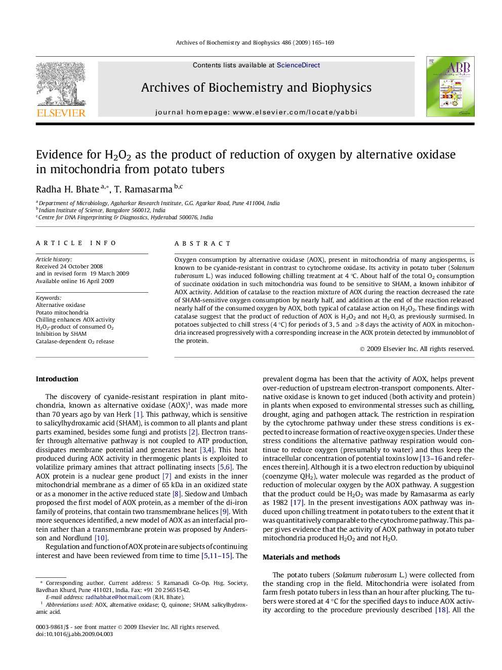 Evidence for H2O2 as the product of reduction of oxygen by alternative oxidase in mitochondria from potato tubers