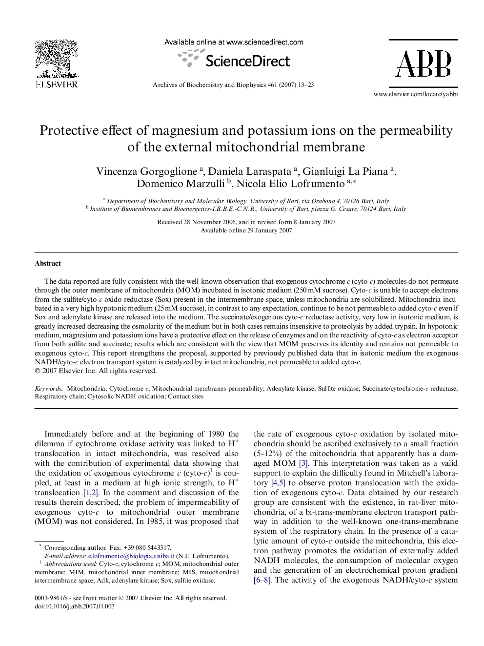 Protective effect of magnesium and potassium ions on the permeability of the external mitochondrial membrane