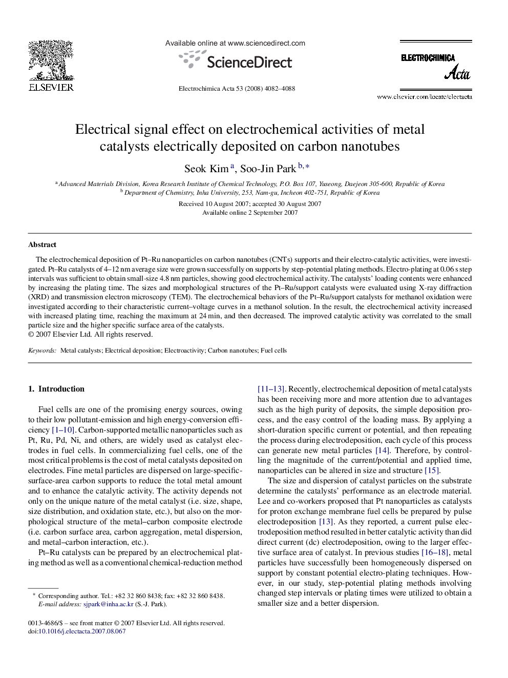 Electrical signal effect on electrochemical activities of metal catalysts electrically deposited on carbon nanotubes