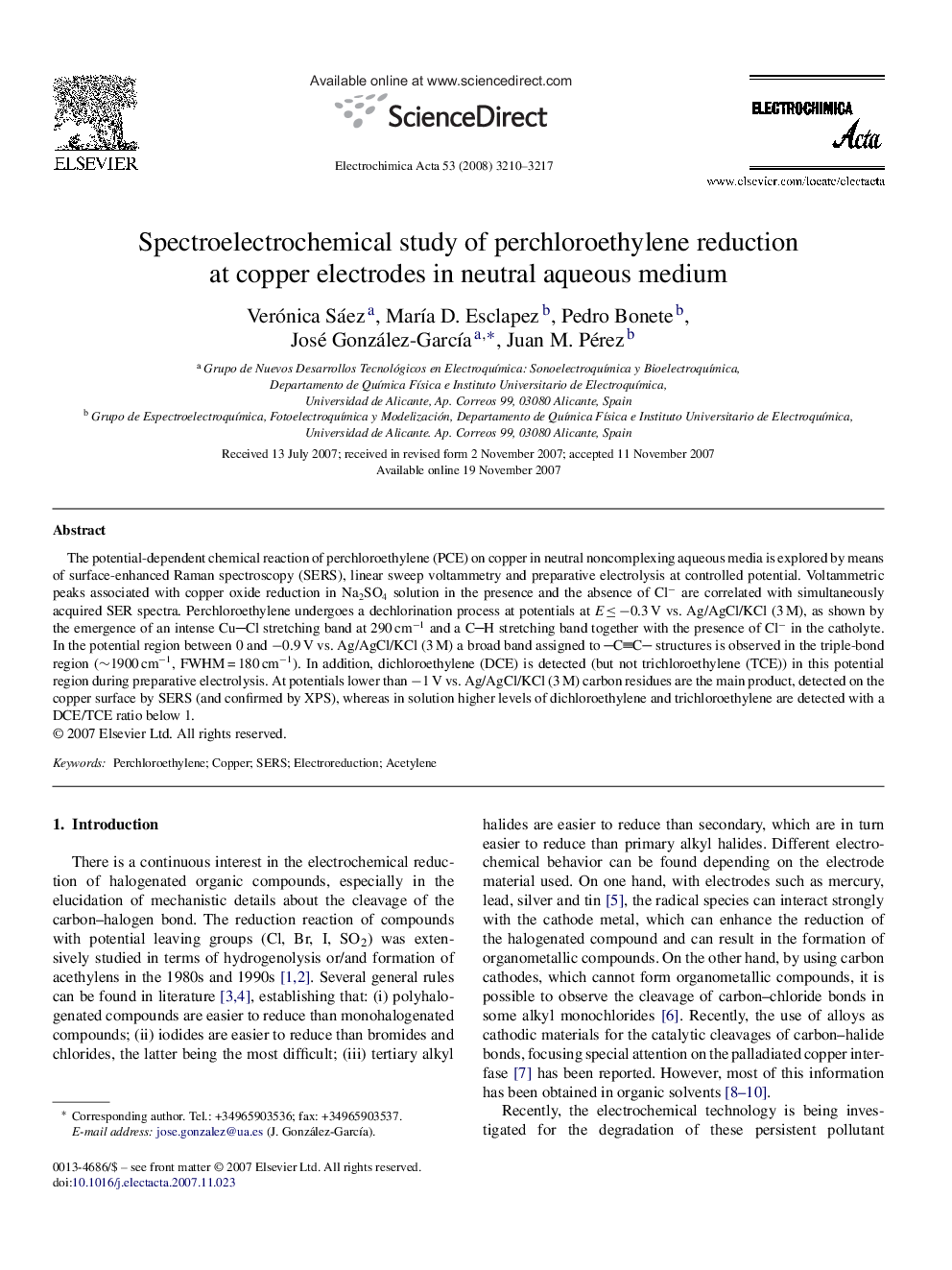 Spectroelectrochemical study of perchloroethylene reduction at copper electrodes in neutral aqueous medium