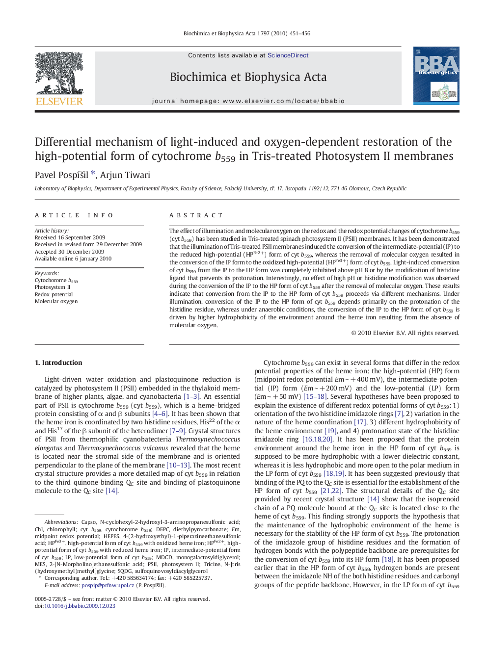 Differential mechanism of light-induced and oxygen-dependent restoration of the high-potential form of cytochrome b559 in Tris-treated Photosystem II membranes