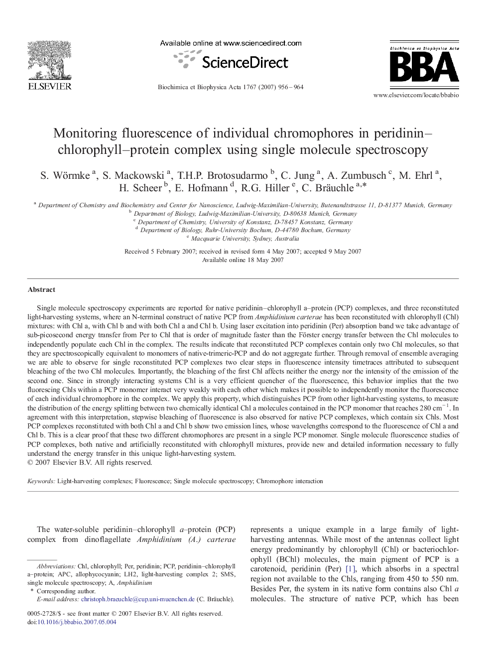 Monitoring fluorescence of individual chromophores in peridinin-chlorophyll-protein complex using single molecule spectroscopy