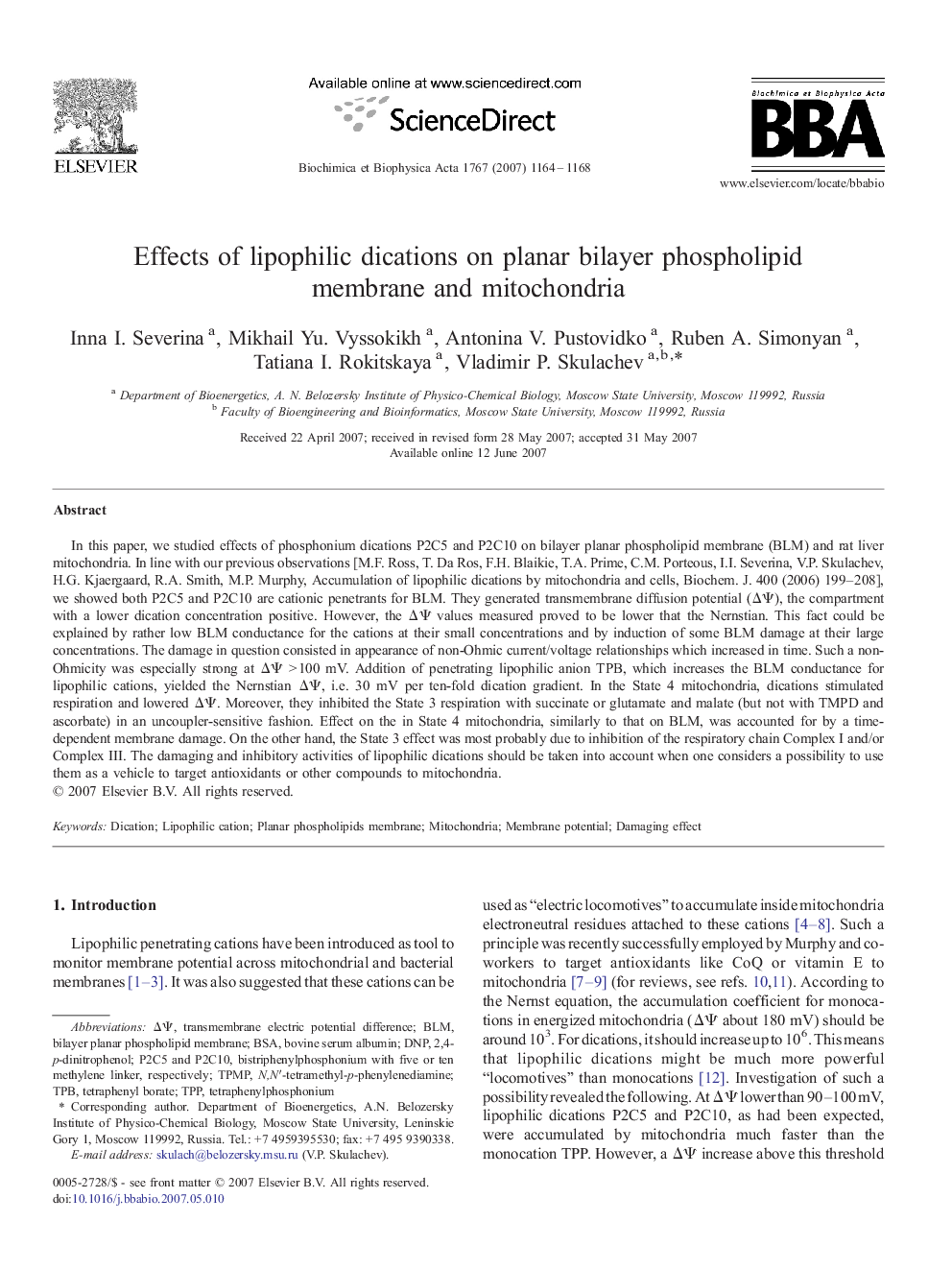 Effects of lipophilic dications on planar bilayer phospholipid membrane and mitochondria