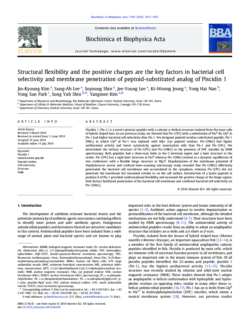 Structural flexibility and the positive charges are the key factors in bacterial cell selectivity and membrane penetration of peptoid-substituted analog of Piscidin 1