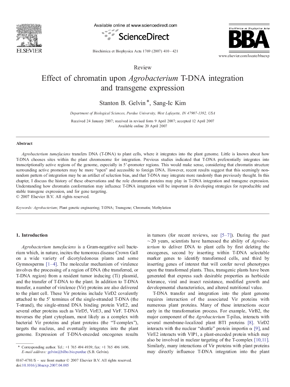 Effect of chromatin upon Agrobacterium T-DNA integration and transgene expression