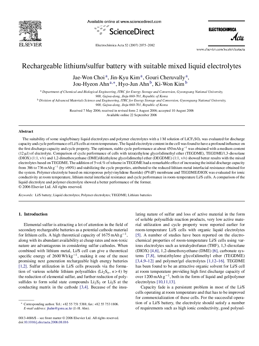 Rechargeable lithium/sulfur battery with suitable mixed liquid electrolytes