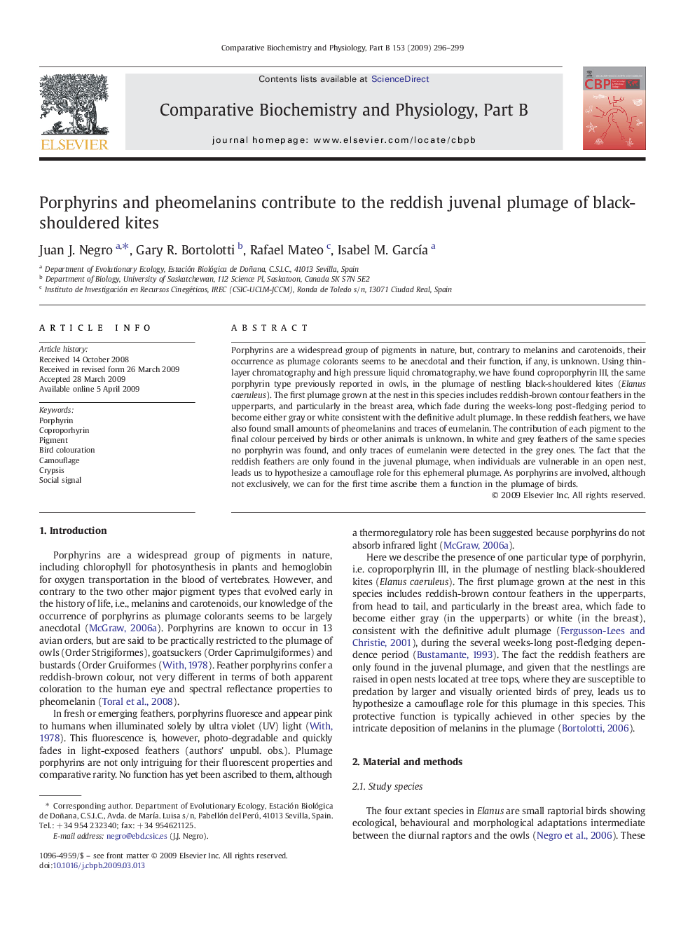 Porphyrins and pheomelanins contribute to the reddish juvenal plumage of black-shouldered kites