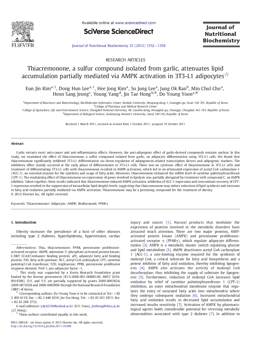 Thiacremonone, a sulfur compound isolated from garlic, attenuates lipid accumulation partially mediated via AMPK activation in 3T3-L1 adipocytes 