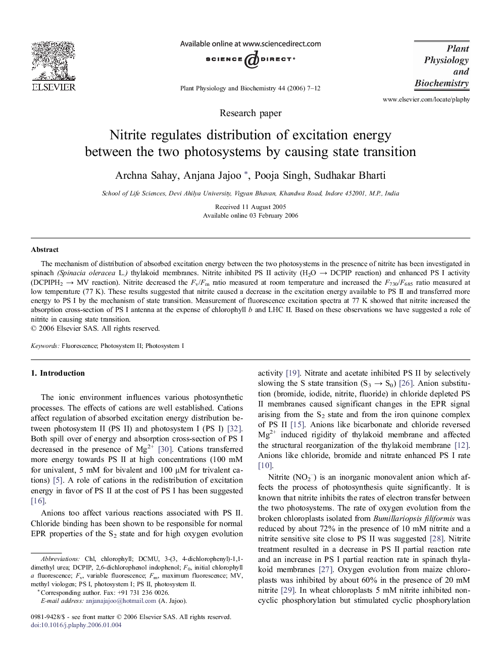 Nitrite regulates distribution of excitation energy between the two photosystems by causing state transition