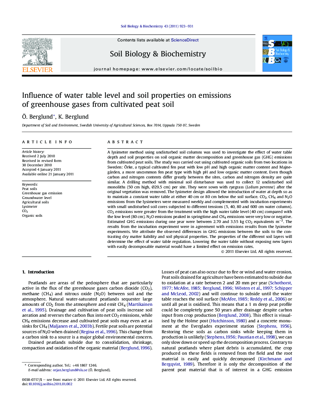 Influence of water table level and soil properties on emissions of greenhouse gases from cultivated peat soil