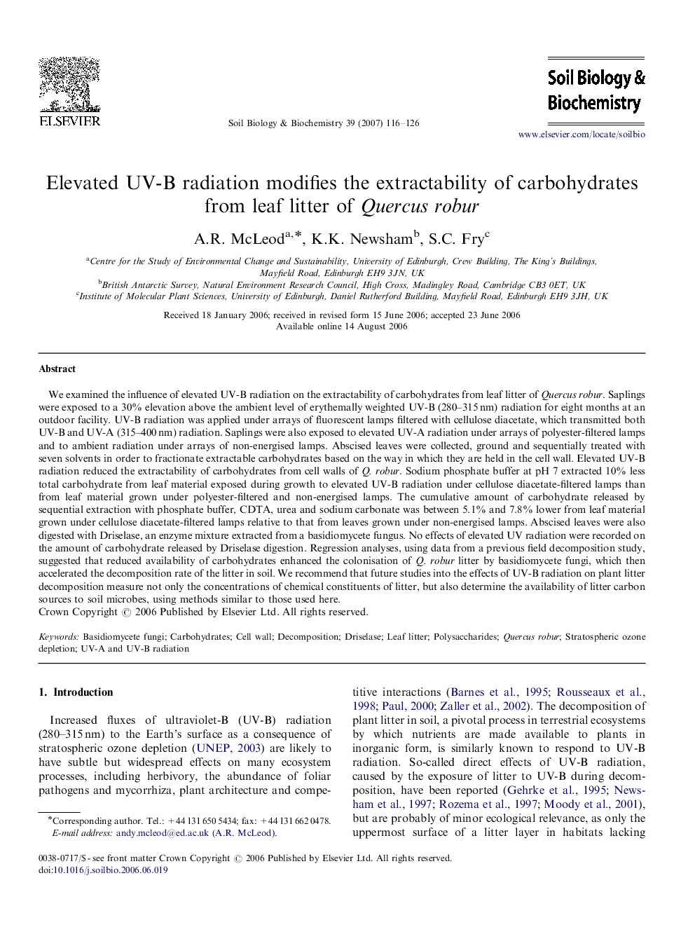 Elevated UV-B radiation modifies the extractability of carbohydrates from leaf litter of Quercus robur