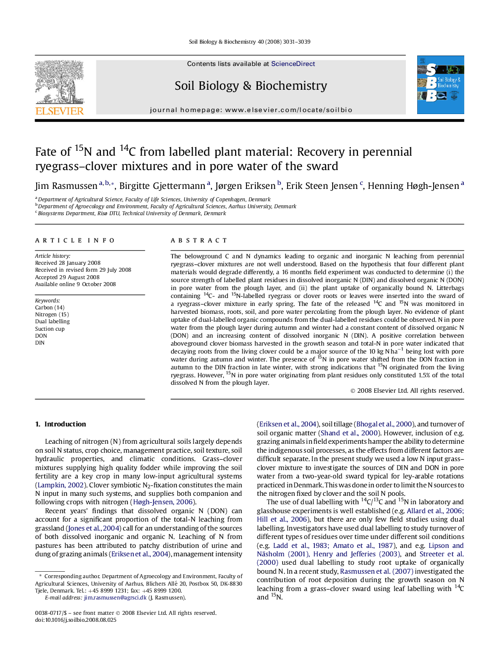 Fate of 15N and 14C from labelled plant material: Recovery in perennial ryegrass–clover mixtures and in pore water of the sward